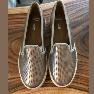 SOLD Clark’s Espadrille Azella Theona 7.5